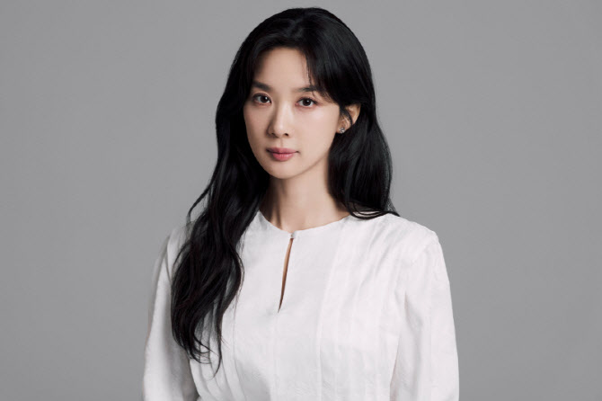 '아너' 이청아 "이나영, 형·삼촌 같아...정은채는 러블리 막내"[인터뷰]①