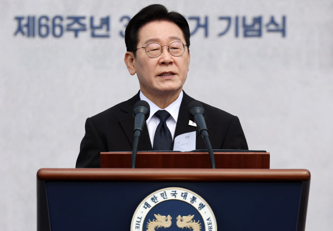 李 “검찰개혁, 선명성 경쟁으로 기득 세력 명분 줘선 안 돼”