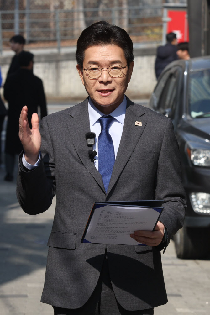 [포토]정원오 서울시장 예비후보, 청년 주거 관련 공약 발표