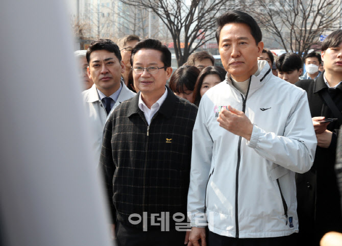 [포토] 신길동 방문한 오세훈 시장과 최호권 영등포구청장