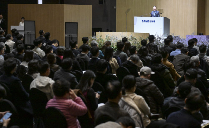 [포토]전영현 삼성전자 부회장, 주주총회에서 인사말