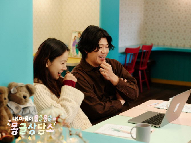이효리♡이상순 '몽글상담소', 넷플릭스 국내 8위…입소문 통했다