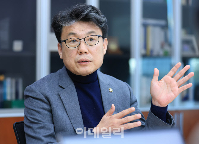진성준 예결위원장 "차량 5부제 연계 ‘반값 K-패스’를 적극 검토해야"