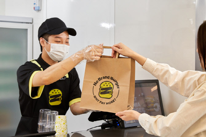 퇴직한 김부장, 노브랜드 버거 콤팩트매장 낸다…"문의 4배↑"