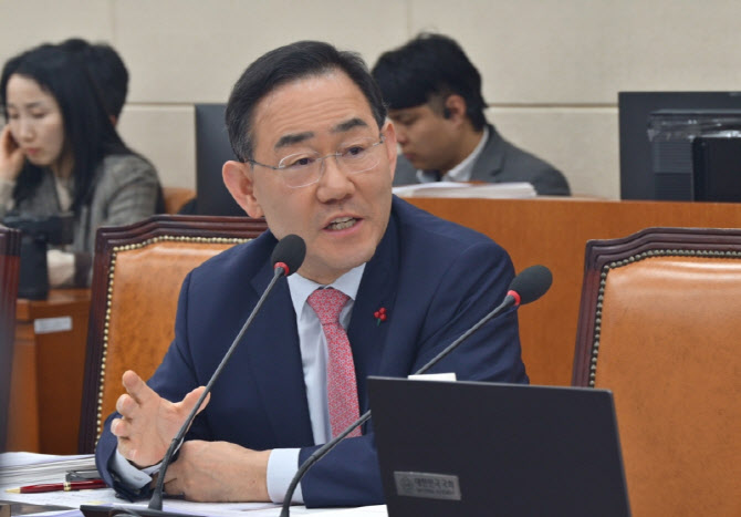 "이정현이 지선에 가장 지장"...주호영, 공관위 삼각 커넥션 주장