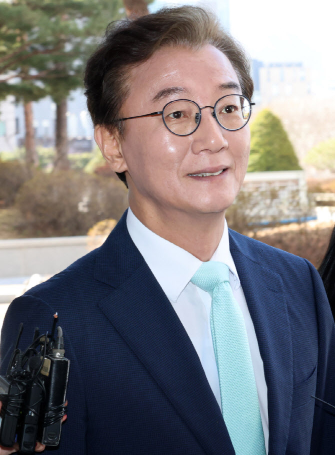 [포토]합수본, '통일교 의혹' 전재수 의원 첫 피의자 조사
