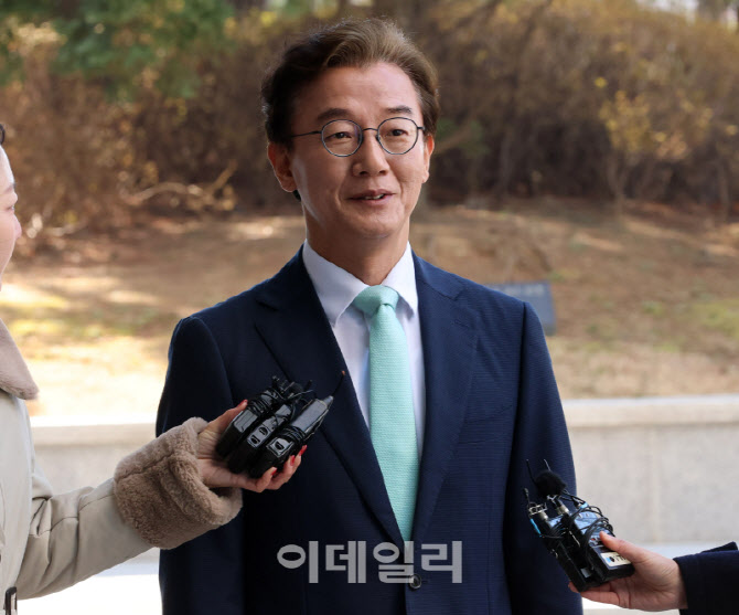 합수본, '통일교 금품 의혹' 전재수 피의자 조사…첫 소환