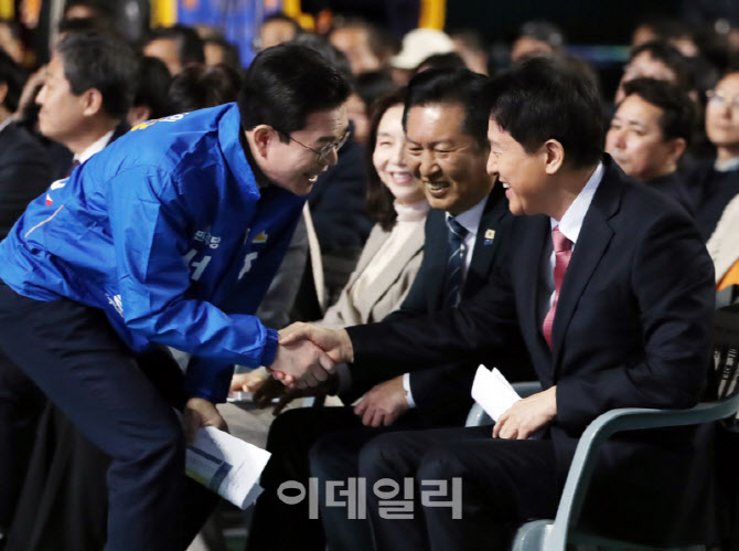 [포토] 대화하는 오세훈과 정원오