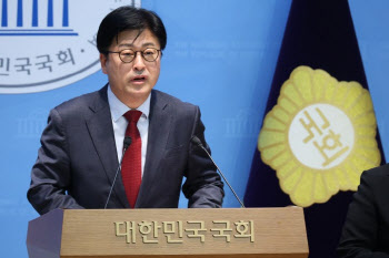 '징계 정지' 野 김종혁 "법원이 장동혁 지도부 반헌법적 행위 지적"