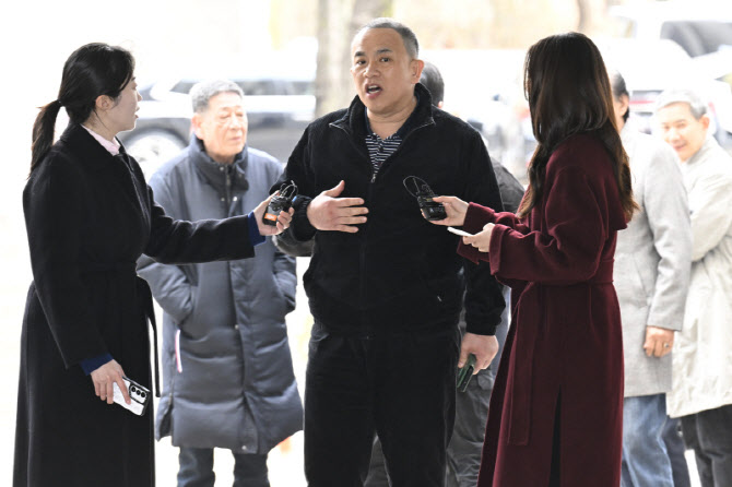 [포토]명태균, '오세훈 공판' 증인으로 출석