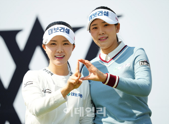 [포토]서어진-황민정,스폰서 이니셜 D 만들어요