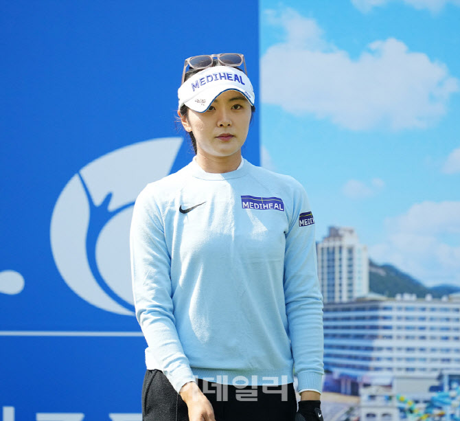 [포토]손예빈,중앙을 바라본다