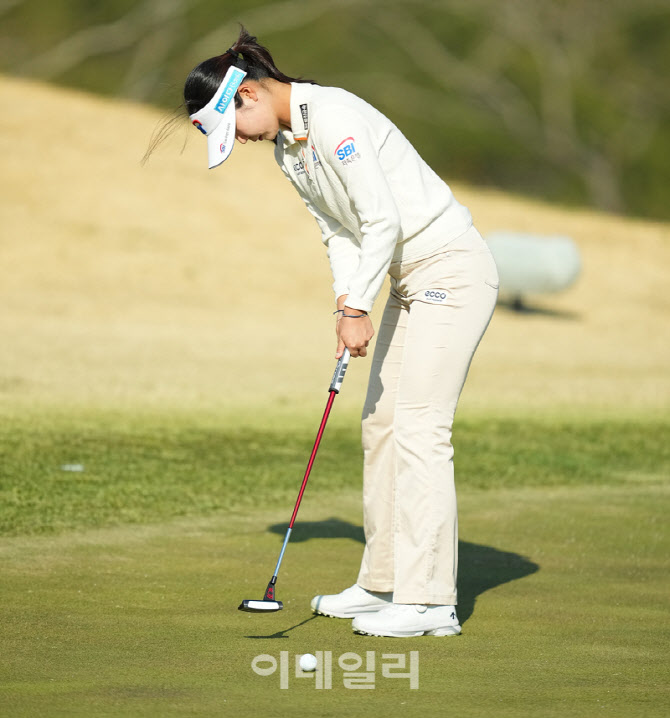 [포토]조혜지,먼거리 버디 도전