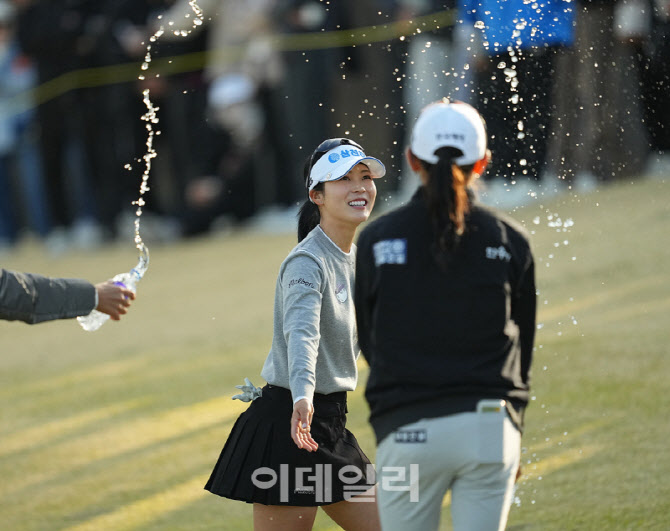 [포토]전예성,팀우승 너무 기뻐요