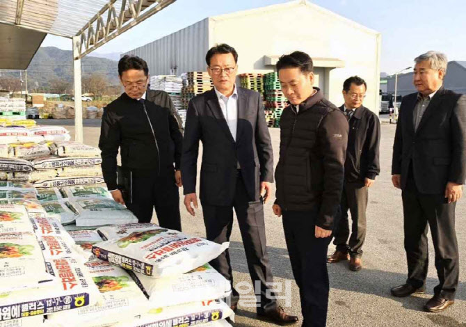 [포토] 취임식 대신 현장 찾은 김주양 농업경제대표