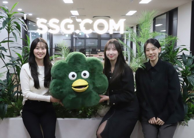 SSG닷컴, 스타 모델 대신 ‘쓱칠이’…"브랜드 가치 담았어요"