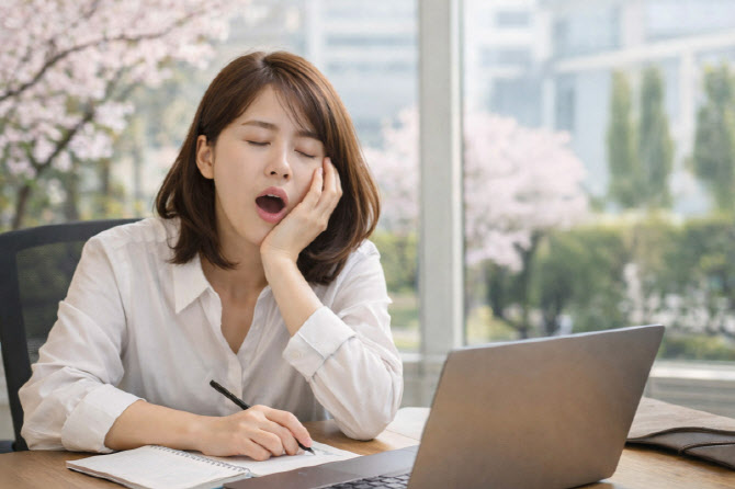 [아는 것이 힘] 봄 날 ‘꾸벅꾸벅’ 촌곤증, 극복하려면?