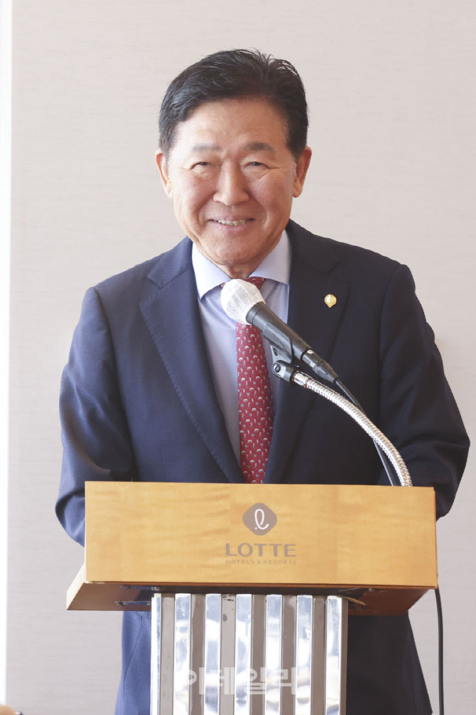 [포토]인사말하는 박종범 회장