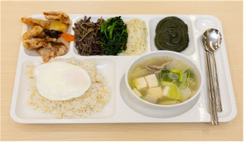 청와대, 안중근·천안함 주기 맞아 구내식당 특식 제공