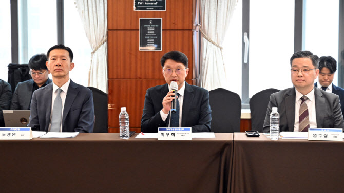 국방 위성 텔레샛 손잡을까, 독자망 갈까…정부, 저궤도 위성통신 TF 띄웠다