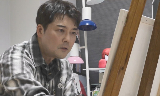 '나혼산' 전현무, 난장판 된 집 공개…박천휴 헌정 그림까지