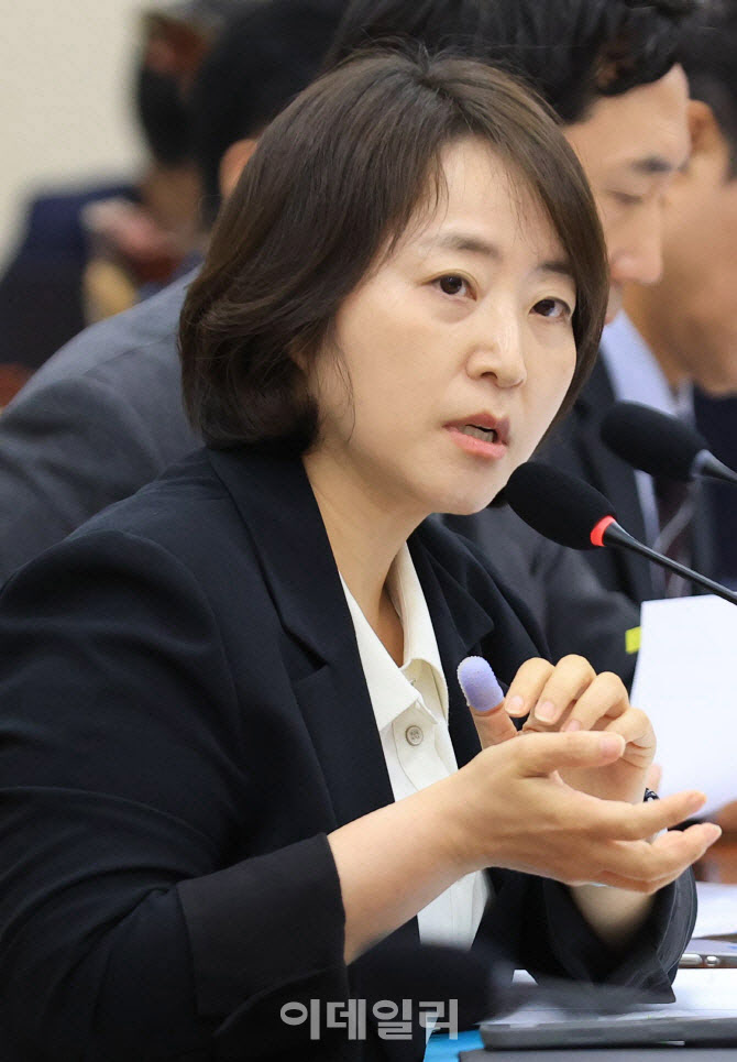 이주희 의원, ‘아동·청소년 온라인 안전법’ 발의…AI 유해 콘텐츠 차단