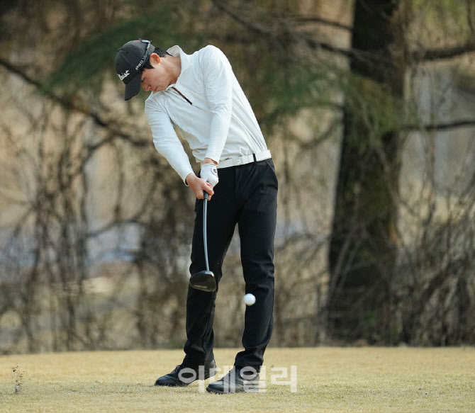 [포토]허실로,선두를 향하여