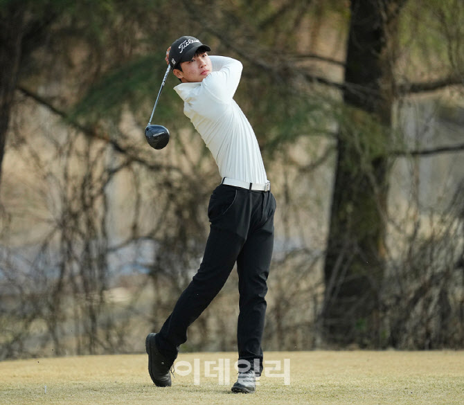 [포토]허실로,최대한 추격한다