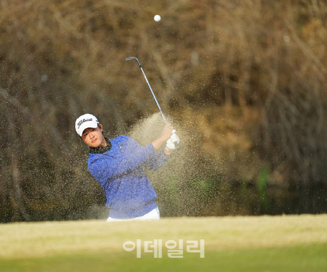 [포토]황건,폭발하는 벙커샷