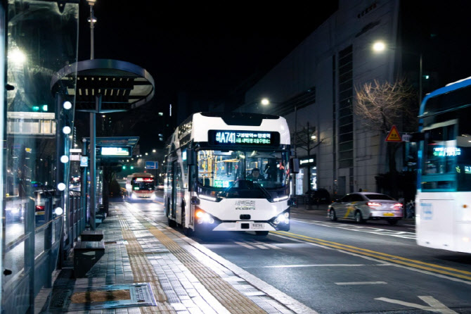 새벽 자율주행버스 'A741번' 달린다…구파발~양재 23.5km 급행 운행