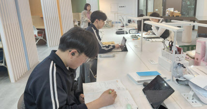 학교 밖 ‘스터디카페’처럼…교육부, 자기주도 학습센터 신규 공모