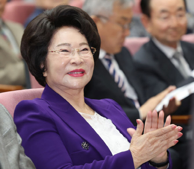 "연구 대상이다"…94세 이길여 총장 최신 근황 화제