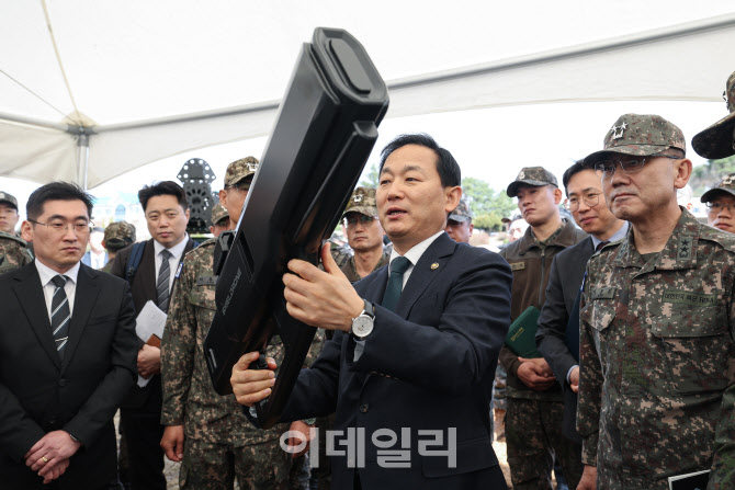 국방부 차관 의전서열 9위에서 2위로…문민통제 복원
