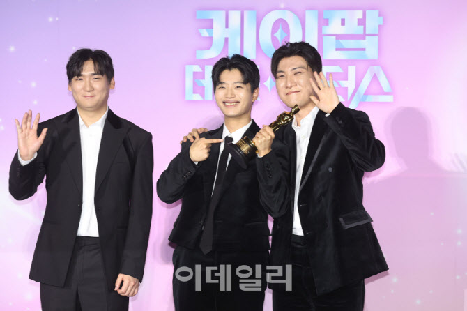 [포토]포즈 취하는 ‘케이팝 데몬 헌터스’ 아이디오