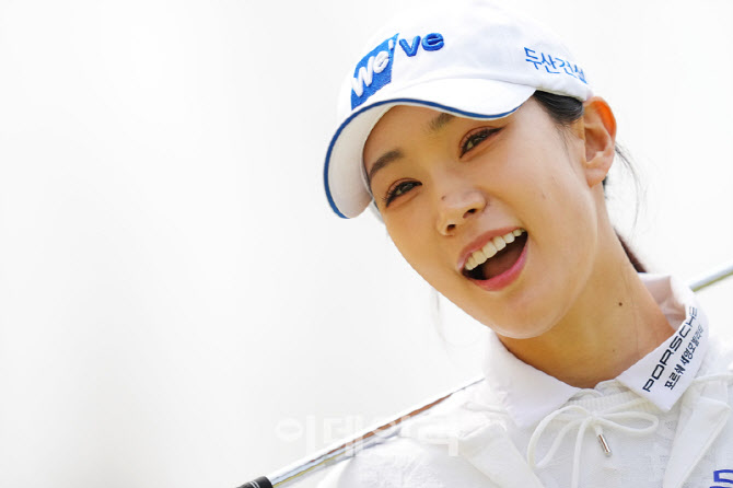 [포토]유현주,신나는 연습라운드