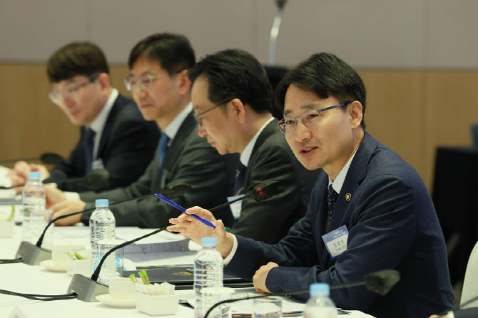 국세청장 만난 경제계 "예측 가능한 세정 환경 필요"