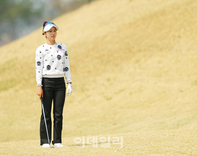 [포토]송지아,차분하게 핀을 본다