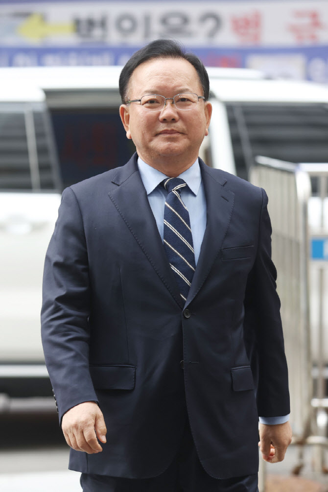 [포토]민주당 중앙당사로 향하는 김부겸 전 총리