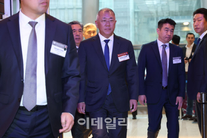 [포토]정의선 회장, 한-프랑스 경제계 미래 대화 참석
