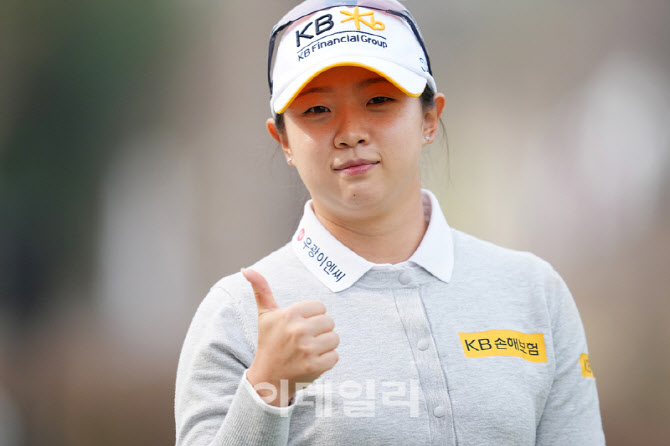 [포토]이지민,오늘도 엄지척