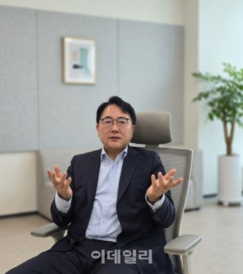 팟캐스트는 뜨는데 라디오는 왜?…이상훈 KCA 원장이 라디오에 목숨 건 이유는