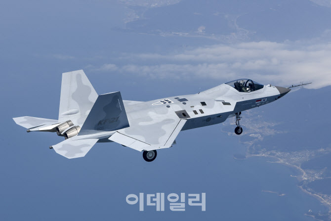 인도네시아에 KF-21 시제기 1대 넘긴다…공동개발 가치이전 실무 합의