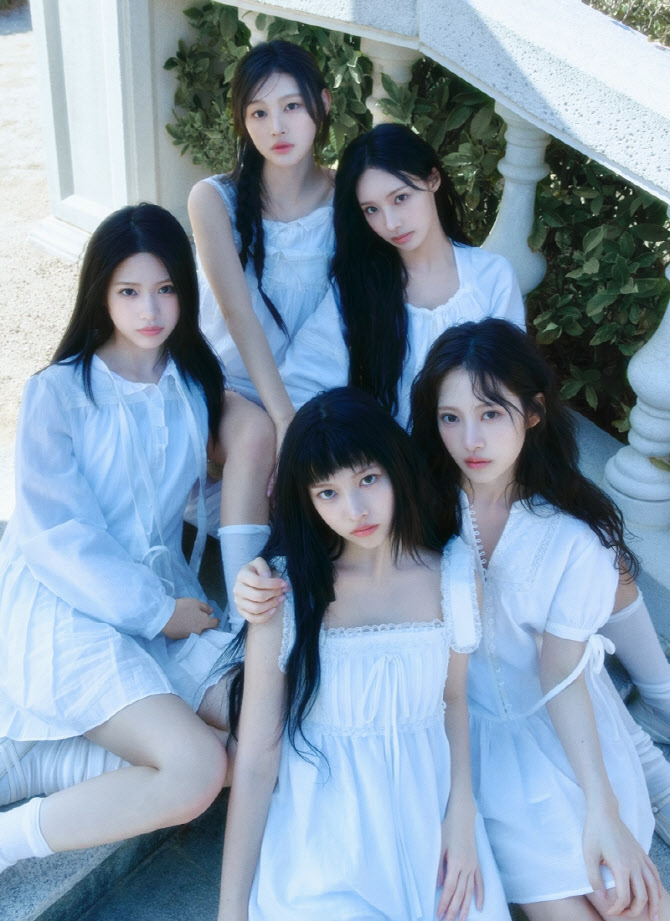 리센느, 인센스 콘셉트 신곡 '런어웨이'로 컴백