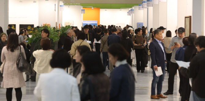 [포토]북적이는 화랑미술제
