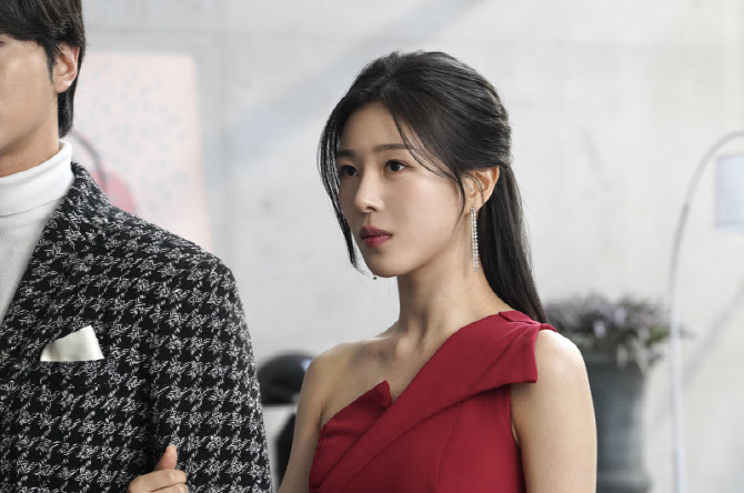 이필라, 숏폼 드라마로 데뷔 첫 주연…압도적 존재감