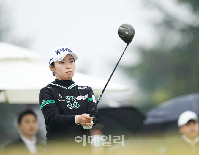 [포토]김수지,첫 조준에 오차는 없다