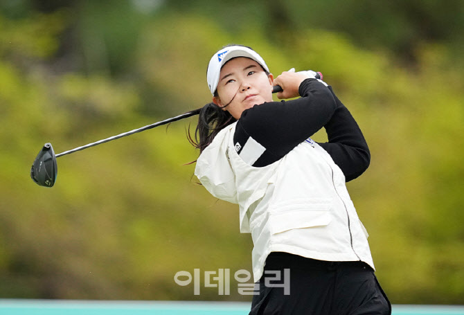 [포토]임희정,첫 날 부터 올라간다