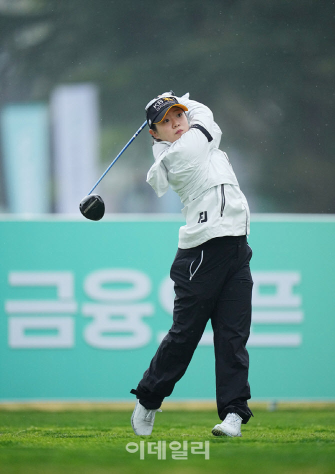 [포토]이지민,최대한 타수를 줄인다