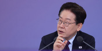 李대통령 지지율 67%…피해지원금 52% ‘찬성’[한국갤럽]