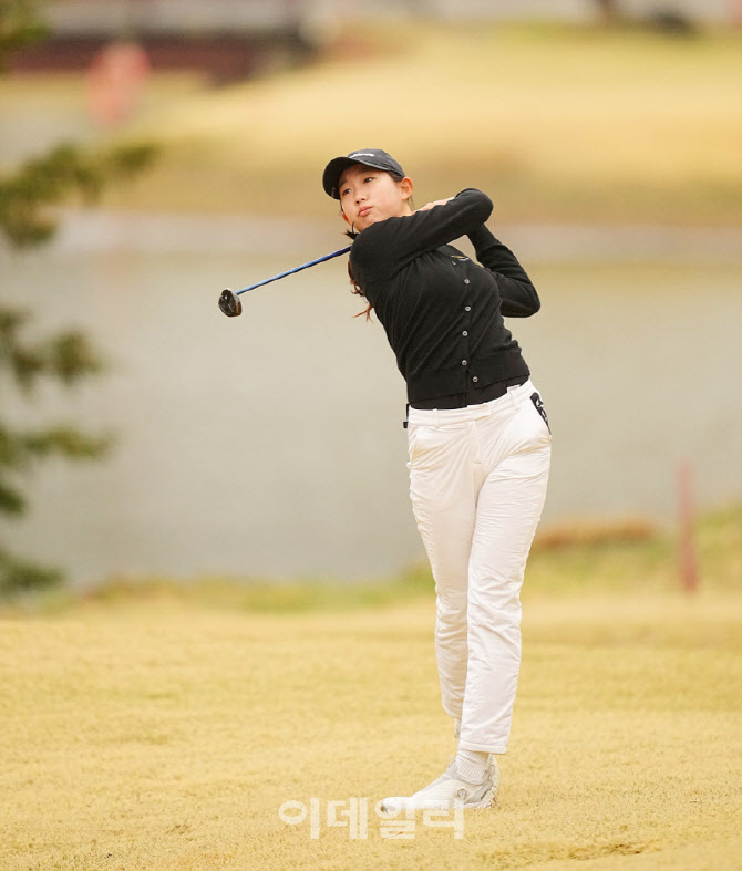 [포토]김서아,파5 투온 향한 우드샷
